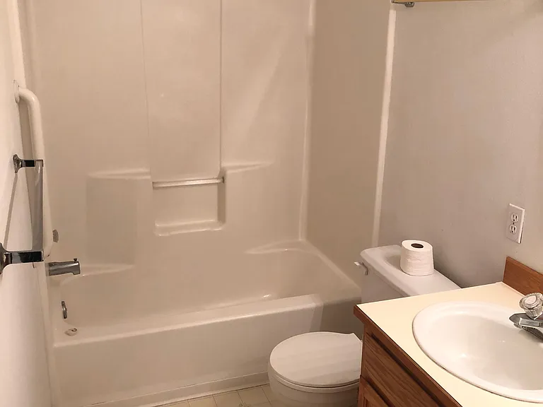 Creekside — Photo 11