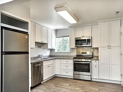 214 Sherland Ave — Photo 9