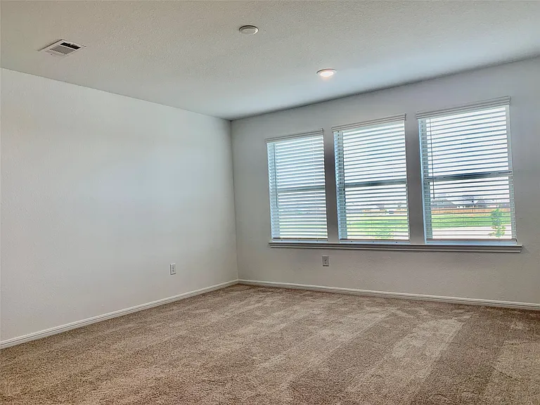 1024 Greenshank Dr — Photo 14