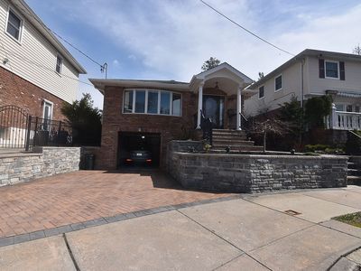 5735 263rd St, Flushing, NY, 11362