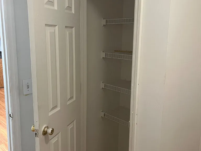 215 Derek Ct — Photo 8