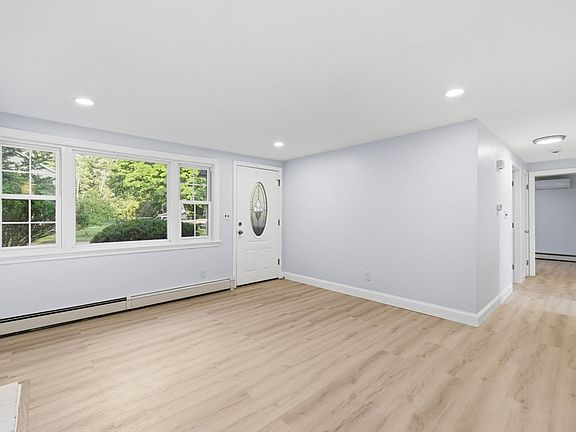 4th image of 4 Lawrence Rd