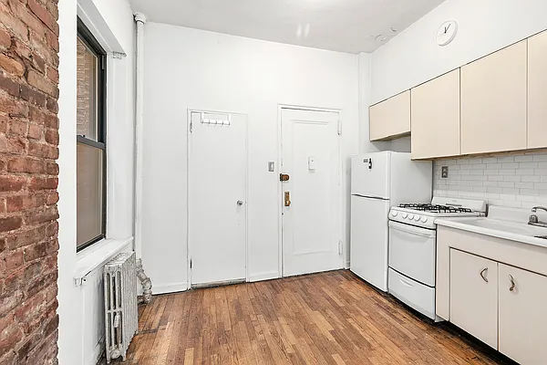 Rented by Brown Harris Stevens | media 6