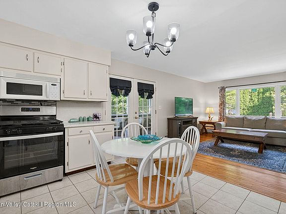 5th image of 131 & 133 New York 32a