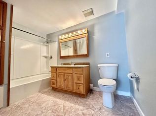 18 Walden Dr APT 3, Natick, MA 01760