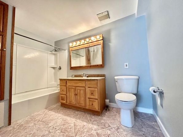18 Walden Dr APT 3