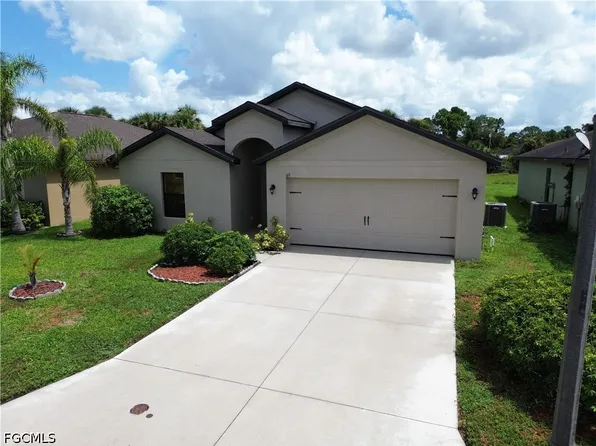 169 Shadow Lakes Dr, Lehigh Acres, FL 33974
