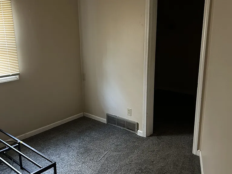 175 Lisbon Ave — Photo 8