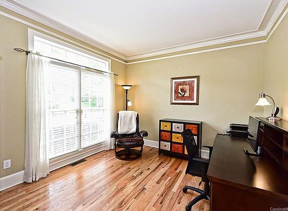 4th image of 6425 Woodleigh Oaks Dr