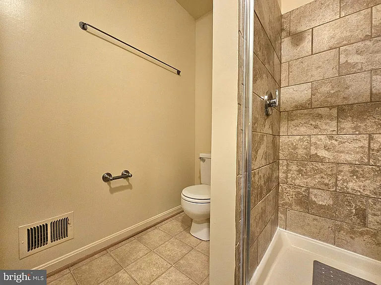 4802 Treasure Ct — Photo 17