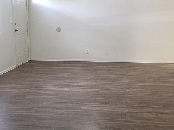 5th image of 1709 W Belfast St
