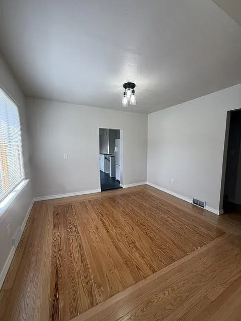188 Meadowbrook Ave — Photo 4