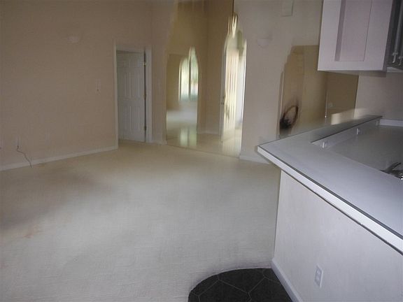 5th image of 6605 Landover Cir