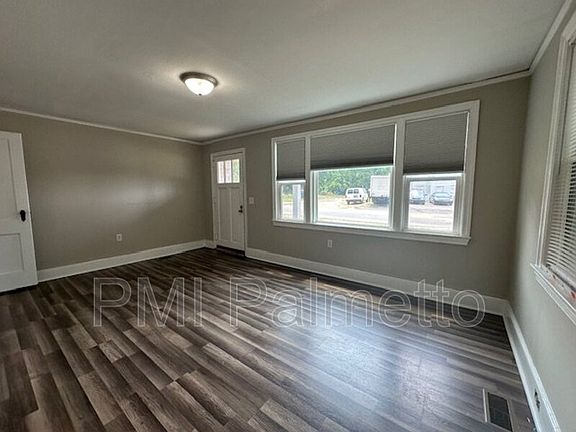 2nd image of 2201 Vine St