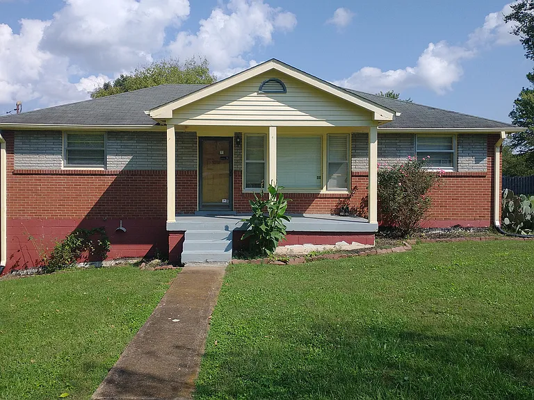 Hamblen Dr — Photo 1