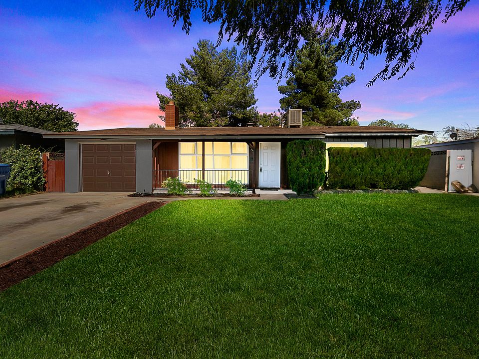 1st image of 44052 Hardwood Ave