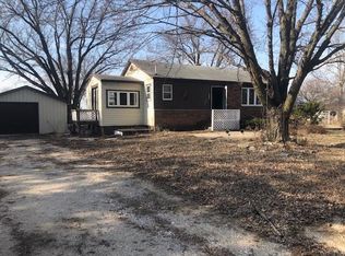 1843 Rotary Park Rd, Charles City, IA 50616