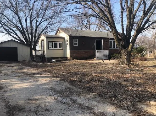 1843 Rotary Park Rd, Charles City, IA 50616