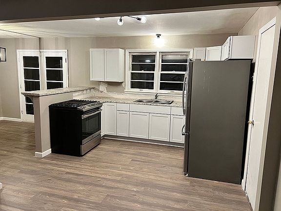 5th image of 707 N D St