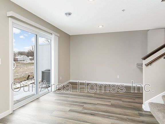 5th image of 6020 Manchester Ave NE