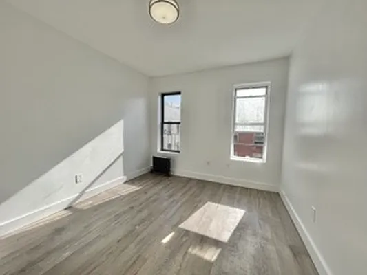 Rented by New Amsterdam Realty Group | media 29