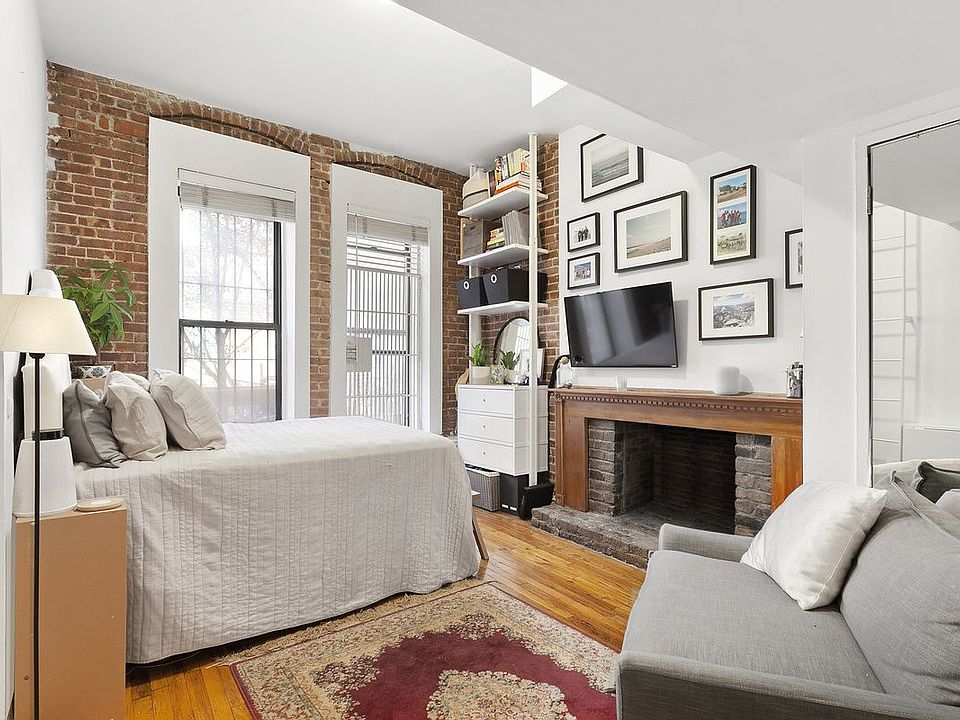 1st image of 310 W 18th St APT 1A