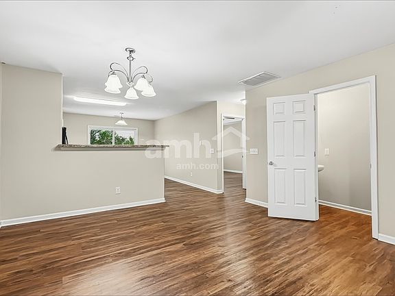 5th image of 406 Flint Dr