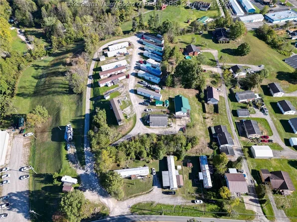 100 Sand Hill Mobile Park, Charleston, WV 25312