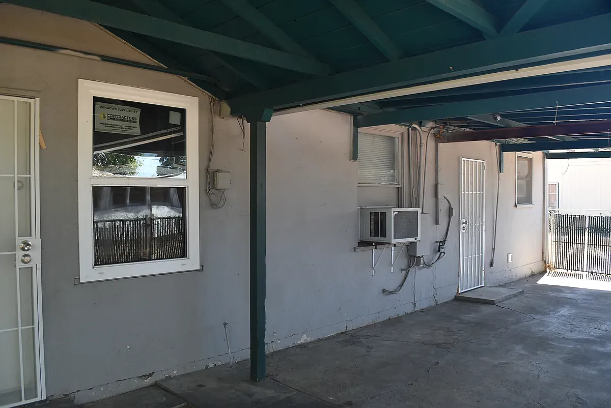 2 bed, 450 sqft, $1,995 — Photo 4
