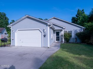 301 Top Knot Rd, Hubert, NC 28539