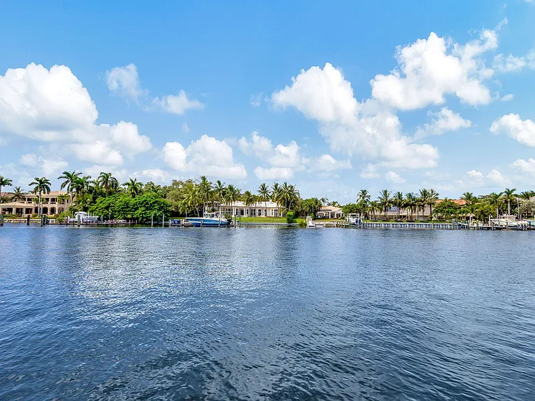 444 Bay Colony Dr N — Photo 12