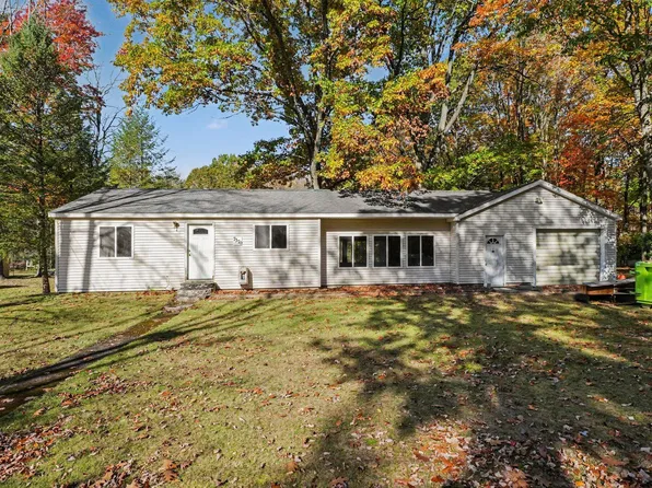 7370 W Higgins Lake Dr, Roscommon, MI 48653