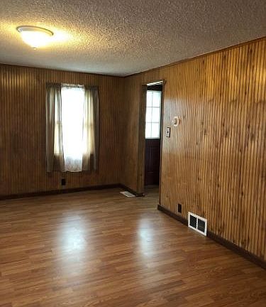 4th image of 73 Maple Ave