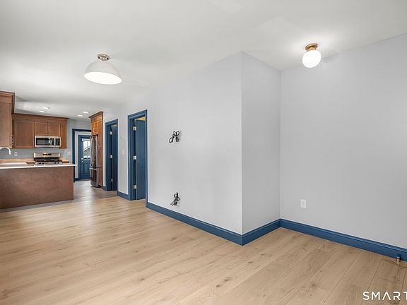 5th image of 16 Saint Charles Ave