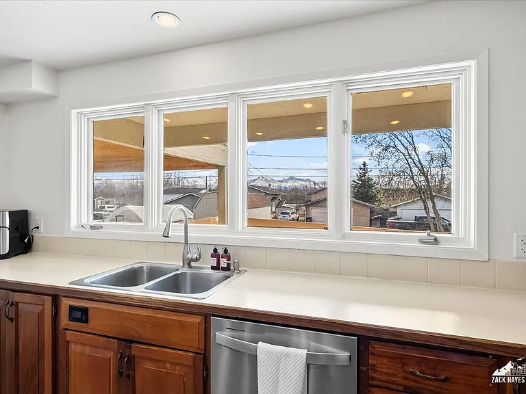 324 E Manor Ave — Photo 37