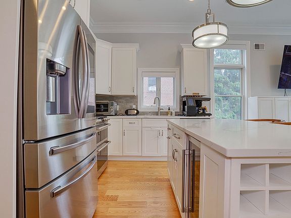 3rd image of 210 North St #1