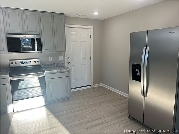 3rd image of 1140 Thompson Street