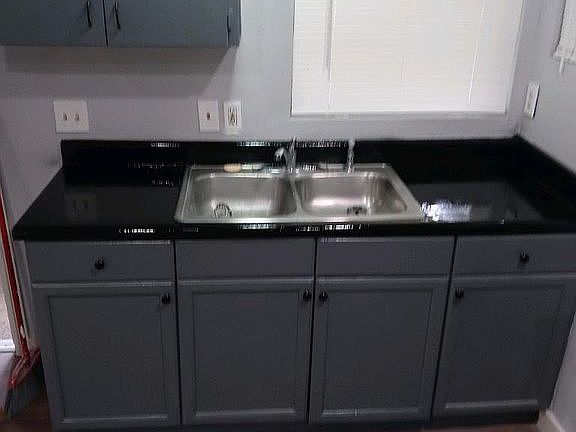 2nd image of 2031 Thomas Ct