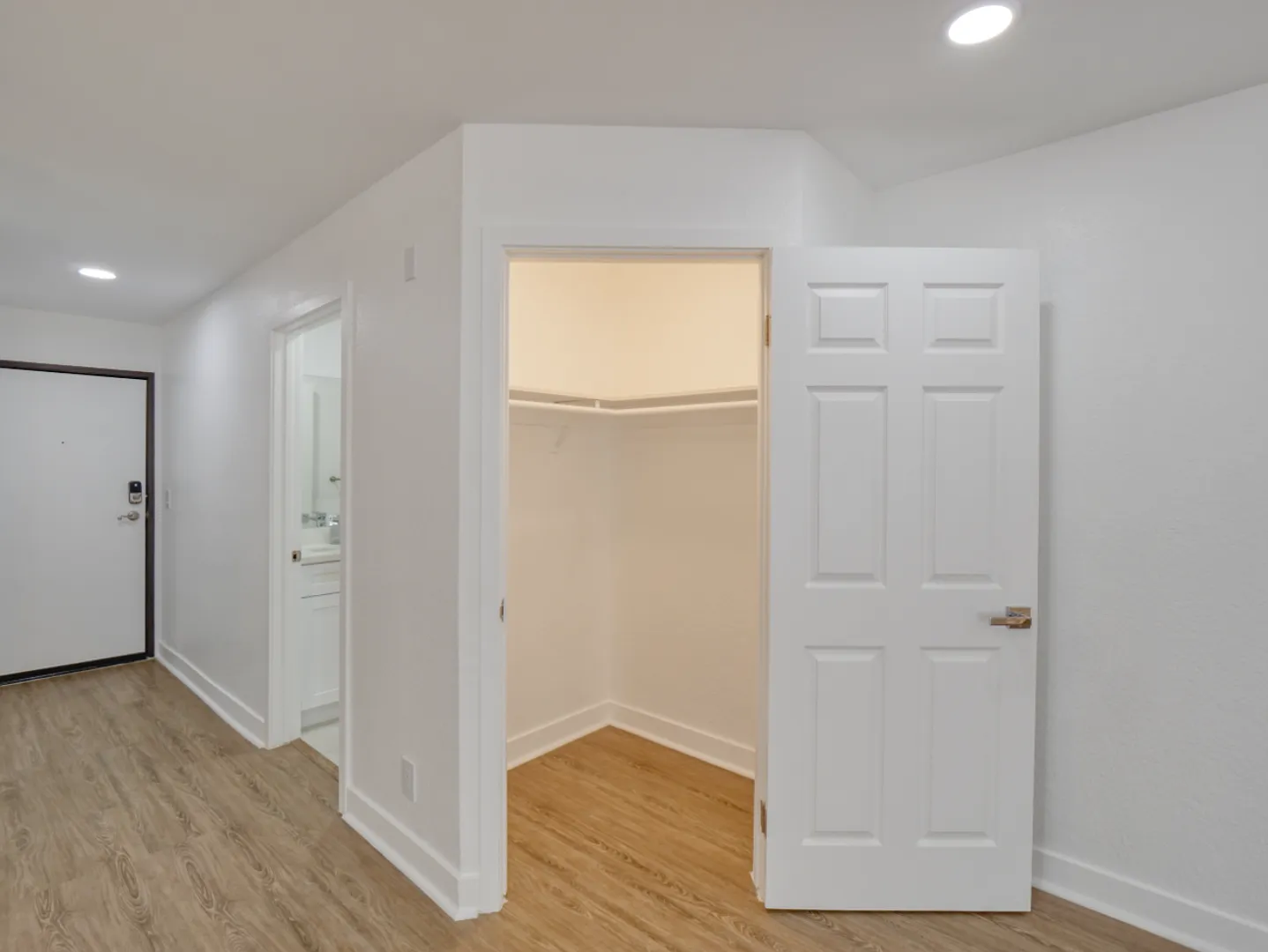 223 N. Alvarado Street — Photo 4