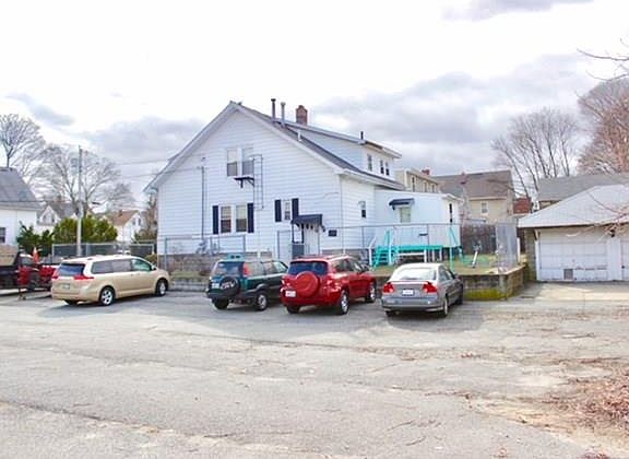 2nd image of 137 Eastwood Ave