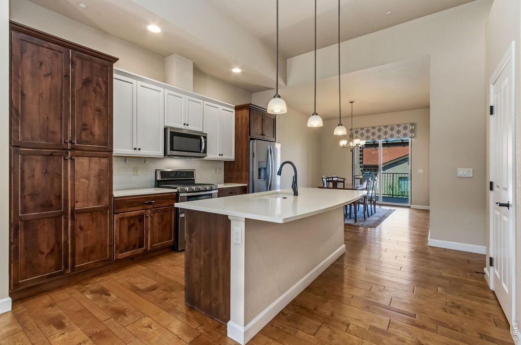 1011 Sabatino Ln