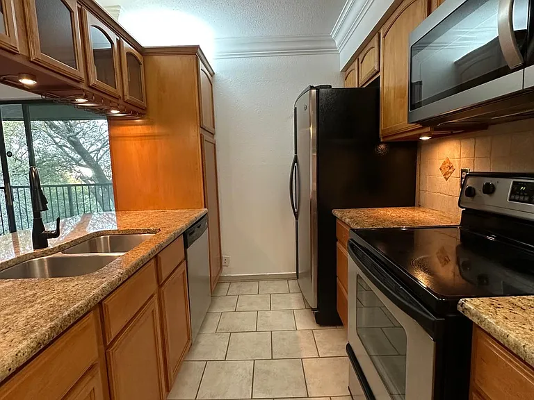 510 E Avenue J #C — Photo 9