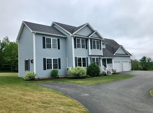21 Hillview Dr, Bangor, ME 04401