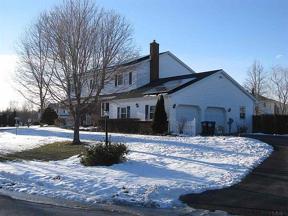 2nd image of 11 Gleneagles Blvd