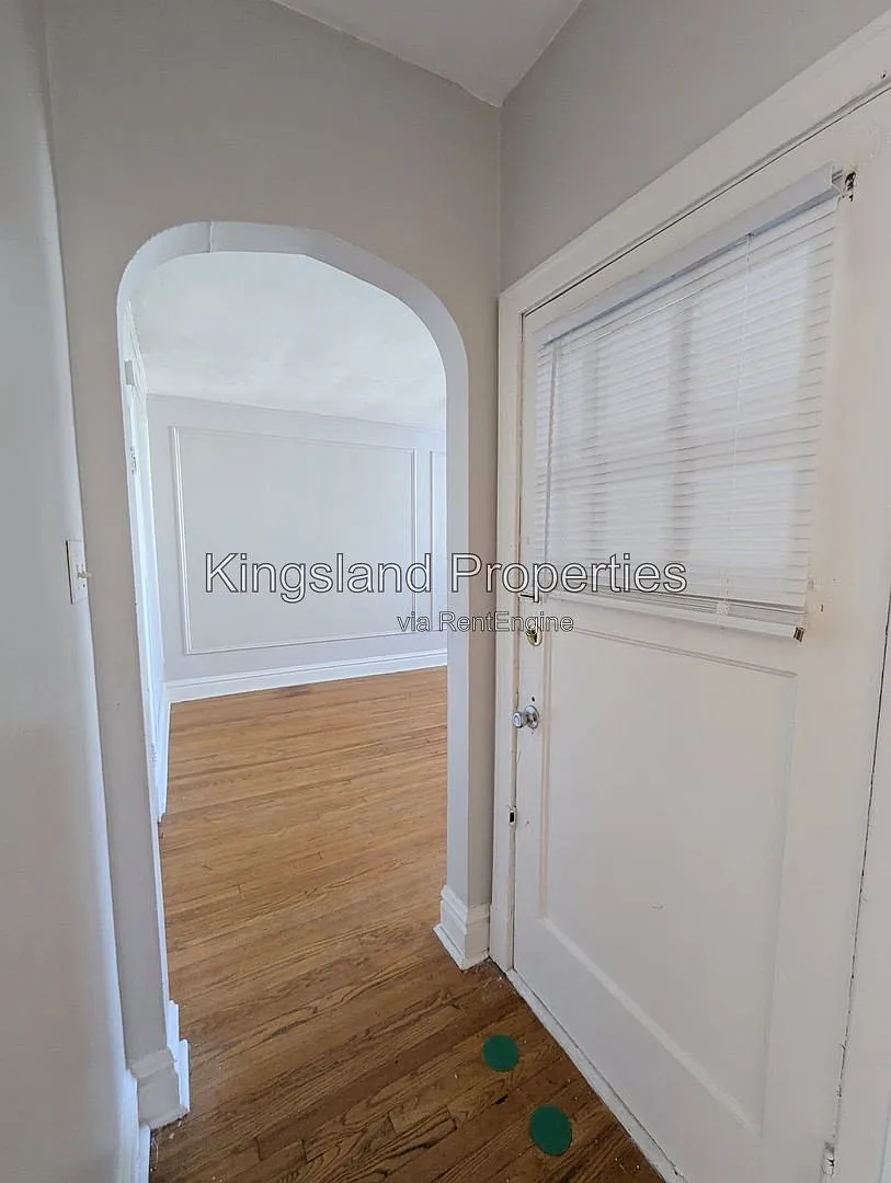 1 bed, 1.0 bath, 700 sqft, $695 — Photo 2
