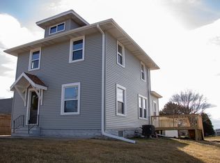 1710 Ann Ave, Cedar Falls, IA 50613