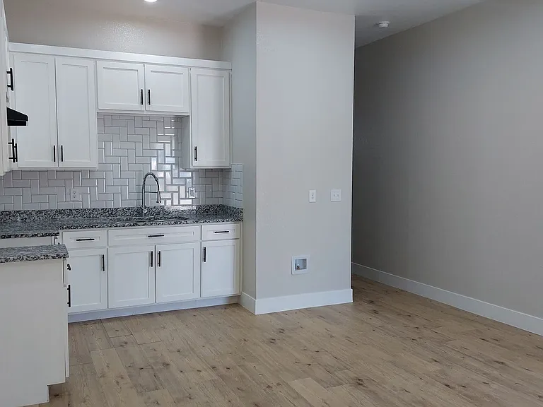 2414 San Diego Ave — Photo 44