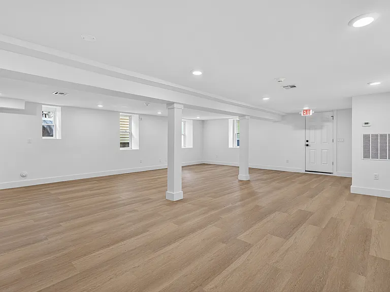 46 Hudson Ave #A — Photo 19
