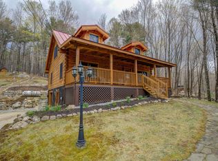 111 Mountain Rd, Raymond, ME 04071