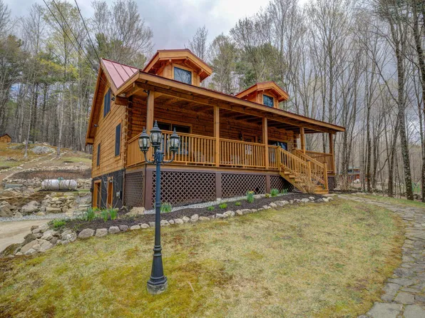111 Mountain Road, Raymond, ME 04071